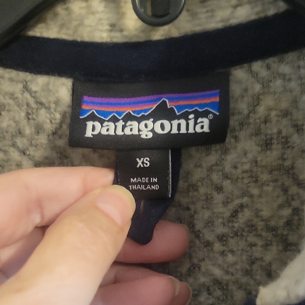 Patagonia SzXs Cream Sherpa Quarter-Zip Pullover with Black Trim - Picture 2 of 5